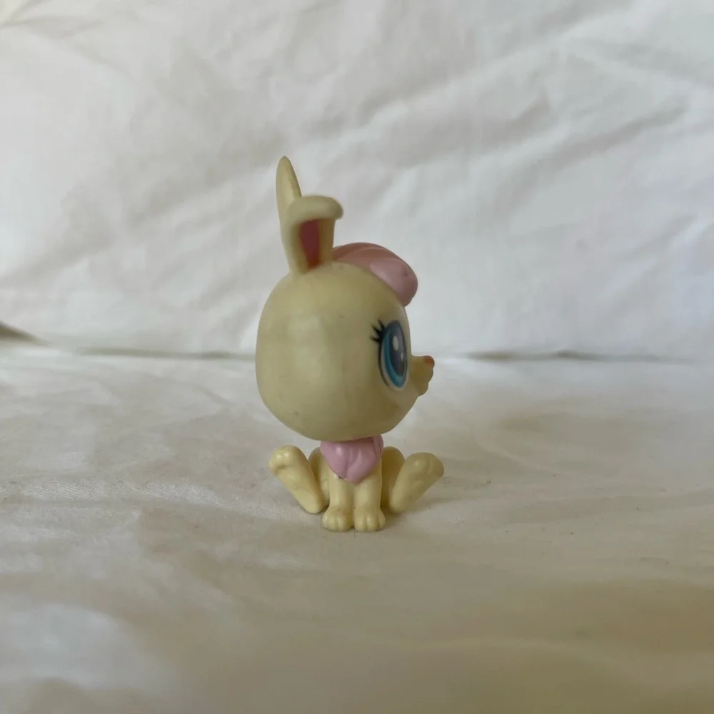 Littlest Pet Shop charming cream